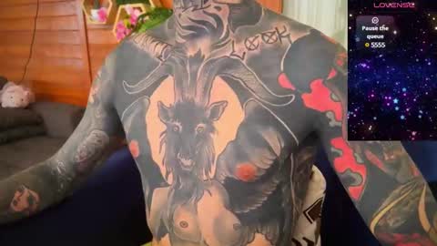 Snapshot of max_reaves chatting on 12, 1, 2025 online show from 12, 1, 2025