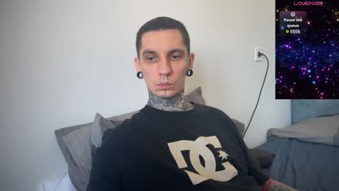 Snapshot of max_reaves chatting on 2, 2, 2025 online show from 2, 2, 2025