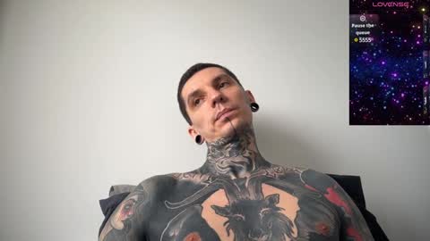 Snapshot of max_reaves chatting on 8, 2, 2025 online show from 8, 2, 2025