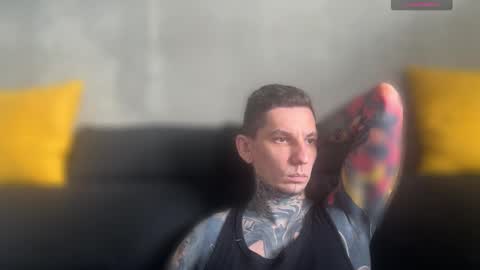 Snapshot of max_reaves chatting on 13, 9, 2025 online show from 13, 9, 2025