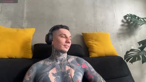 Snapshot of max_reaves chatting on 5, 10, 2025 online show from 5, 10, 2025