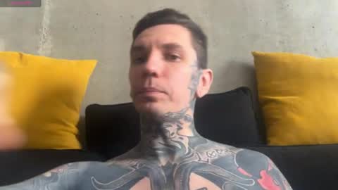 Snapshot of max_reaves chatting on 6, 11, 2025 online show from 6, 11, 2025