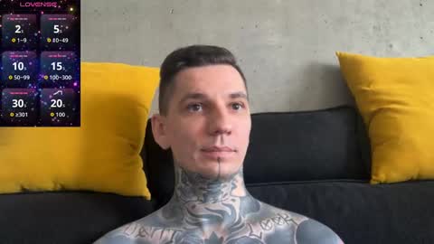 Snapshot of max_reaves chatting on 21, 11, 2025 online show from 21, 11, 2025