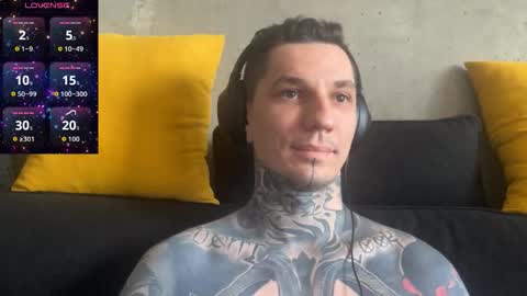 Snapshot of max_reaves chatting on 29, 11, 2025 online show from 29, 11, 2025