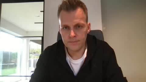 Snapshot of max_straight_1 chatting on 19, 12, 2024 Max take off clothes online show from 19, 12, 2024