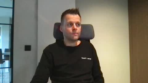 Snapshot of max_straight_1 chatting on 1, 1, 2025 Max take off clothes online show from 1, 1, 2025