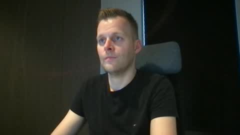 Snapshot of max_straight_1 chatting on 23, 1, 2025 Max take off clothes online show from 23, 1, 2025