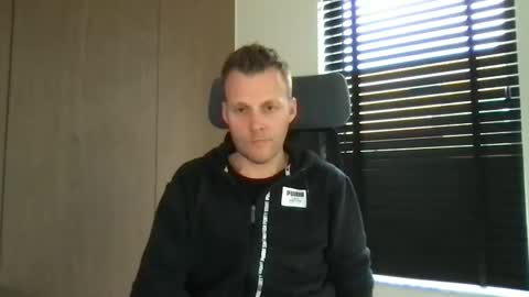 Snapshot of max_straight_1 chatting on 11, 3, 2025 Max take off clothes online show from 11, 3, 2025