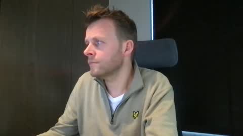 Snapshot of max_straight_1 chatting on 13, 1, 2026 Max take off clothes online show from 13, 1, 2026