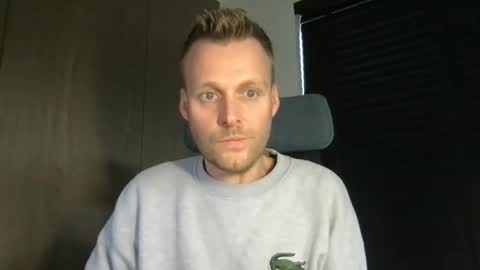 Snapshot of max_straight_1 chatting on 12, 2, 2026 Max take off clothes online show from 12, 2, 2026