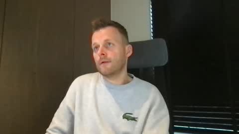 Snapshot of max_straight_1 chatting on 13, 2, 2026 Max take off clothes online show from 13, 2, 2026