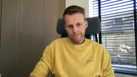 Snapshot of max_straight_1 chatting on 2, 3, 2026 Max take off clothes online show from 2, 3, 2026