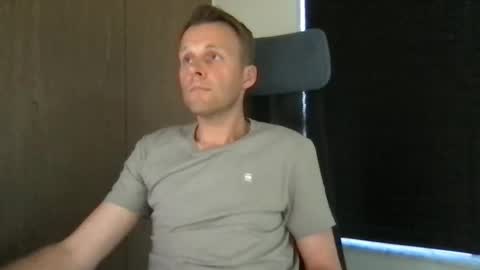 Max take off clothes online show from 22, 5, 2026