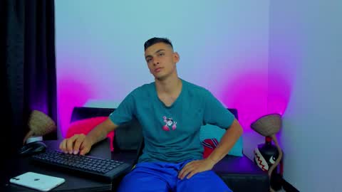 Snapshot of max_wild01 chatting on 15, 2, 2026 MAX online show from 15, 2, 2026