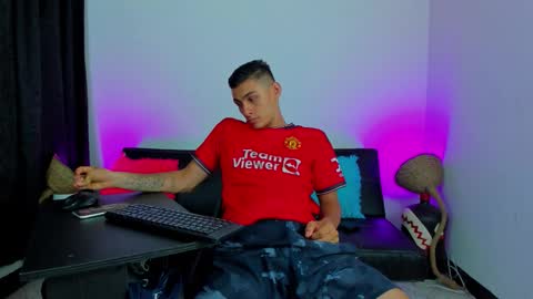 Snapshot of max_wild01 chatting on 15, 3, 2026 MAX online show from 15, 3, 2026