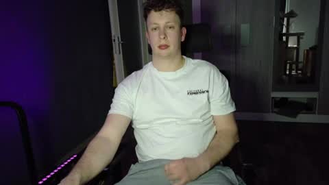 Snapshot of maxboner94 chatting on 13, 4, 2026 maxboner94 online show from 13, 4, 2026