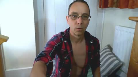 Snapshot of maxdavies chatting on 7, 6, 2026 Max Davies online show from 7, 6, 2026