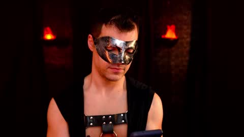 Snapshot of maxhughes chatting on 31, 10, 2025 Max Hughes online show from 31, 10, 2025