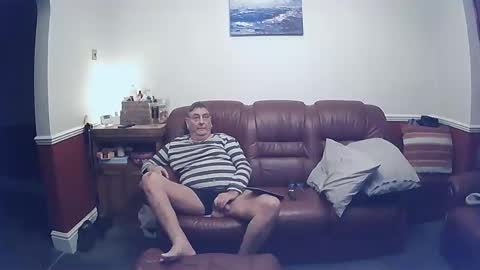 MAX online show from 19, 2, 2025