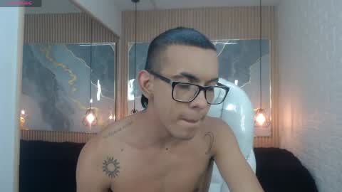 Snapshot of maximiliano_hotdevil chatting on 25, 5, 2026 maxi online show from 25, 5, 2026
