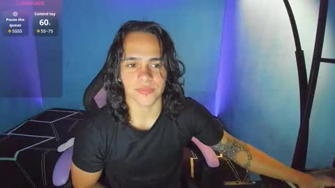 Snapshot of maximiliano_scoott_ chatting on 15, 10, 2025 maximiliano_scoott_ online show from 15, 10, 2025