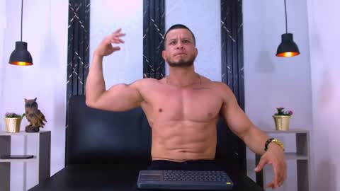 Snapshot of maximiliano_stronge chatting on 25, 5, 2026 Maximiliano online show from 25, 5, 2026