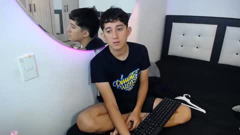 -- maximo and isa -- online show from 4, 11, 2025