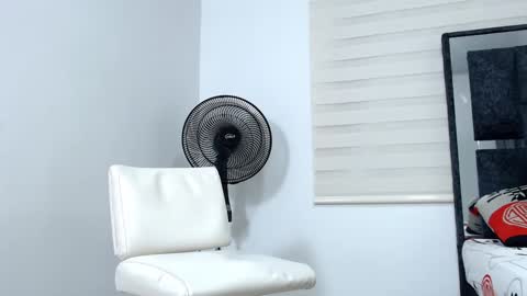 Maximo Sebastian online show from 6, 1, 2025