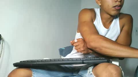 Maximo Aron Vega online show from 2, 12, 2025