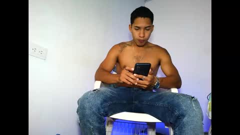 Snapshot of maximo_vega_new chatting on 21, 12, 2025 Maximo Aron Vega online show from 21, 12, 2025