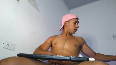 Snapshot of maximo_vega_new chatting on 15, 2, 2026 Maximo Aron Vega online show from 15, 2, 2026