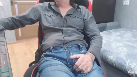 maximus3334 online show from 7, 11, 2025