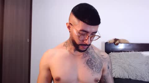 Independent Model online show from 21, 2, 2025