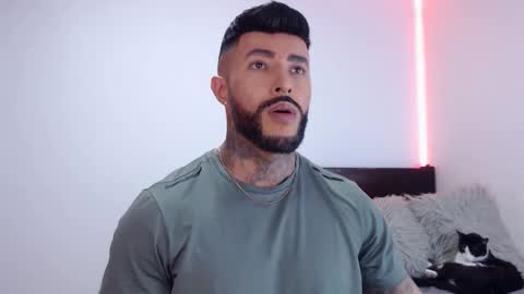 Independent Model online show from 20, 10, 2025