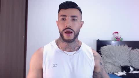 Independent Model online show from 3, 12, 2025