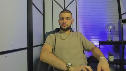 Snapshot of maximusdick1_ chatting on 4, 10, 2025 Maximus online show from 4, 10, 2025