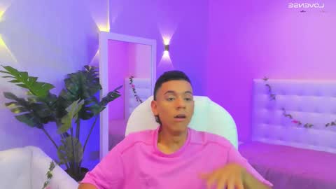 Snapshot of maximuss_19 chatting on 28, 3, 2026 Maximus online show from 28, 3, 2026