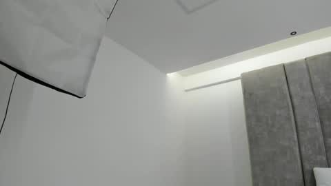 Maxi Rogers online show from 20, 1, 2025