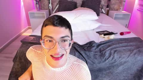 Maxi Rogers online show from 21, 1, 2025