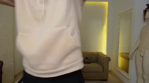 MaxKaiden online show from 17, 11, 2025