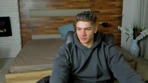 MaxKaiden online show from 30, 3, 2026