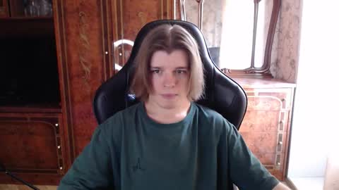 Snapshot of maxplay18 chatting on 9, 10, 2025 Max online show from 9, 10, 2025