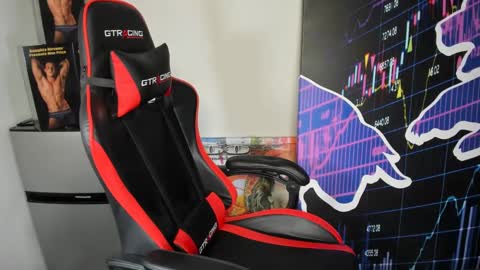 Snapshot of maxpriceofficial chatting on 4, 1, 2025 Max Price online show from 4, 1, 2025