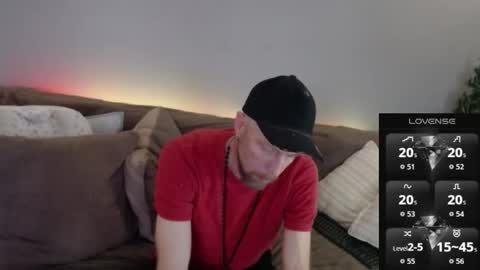 Snapshot of maxrouger chatting on 5, 12, 2025 MaxRouger online show from 5, 12, 2025