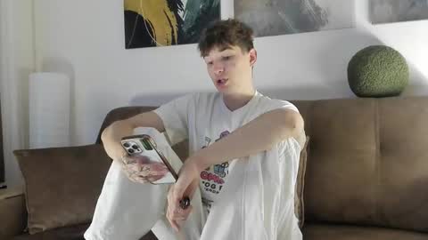 Snapshot of maxwellchik chatting on 27, 9, 2025 maxwellchik online show from 27, 9, 2025