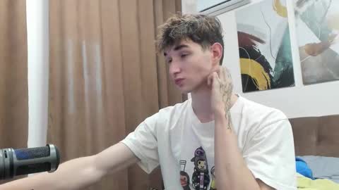 Snapshot of maxwellchik chatting on 3, 10, 2025 maxwellchik online show from 3, 10, 2025