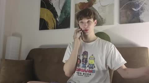 Snapshot of maxwellchik chatting on 27, 10, 2025 maxwellchik online show from 27, 10, 2025