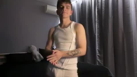 Snapshot of maxwoolf chatting on 23, 4, 2026 Max online show from 23, 4, 2026