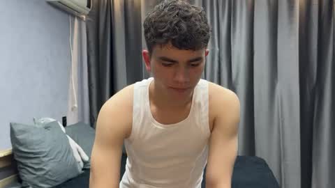 Snapshot of maxwoolf chatting on 19, 5, 2026 Max online show from 19, 5, 2026