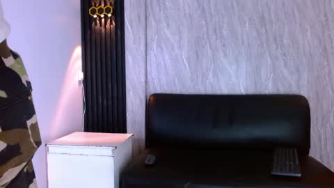 Snapshot of maxwyatt_1 chatting on 2, 6, 2026 Max Wyatt online show from 2, 6, 2026